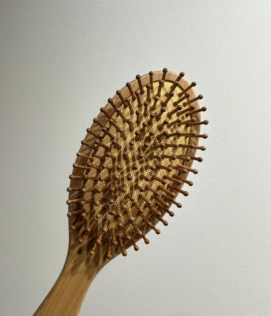 hair brush ◠ bamboo